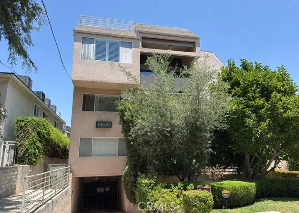 14647 Dickens 8, Sherman Oaks, CA 91403