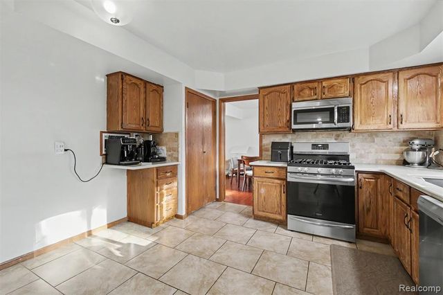 369 Norborne Avenue, Dearborn Heights, MI 48127