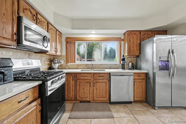 369 Norborne Avenue, Dearborn Heights, MI 48127