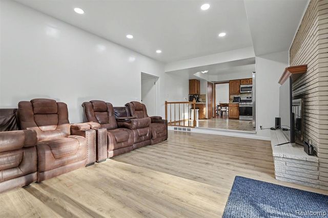 369 Norborne Avenue, Dearborn Heights, MI 48127
