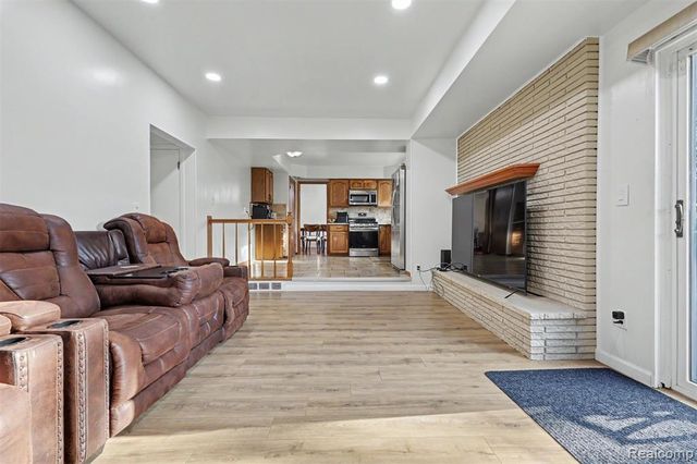 369 Norborne Avenue, Dearborn Heights, MI 48127