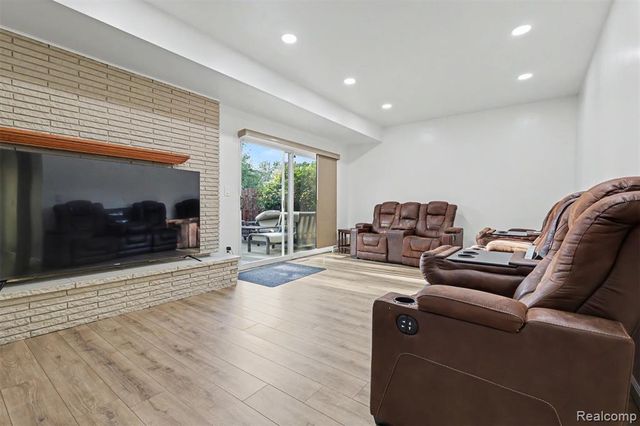 369 Norborne Avenue, Dearborn Heights, MI 48127
