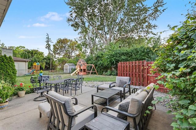 369 Norborne Avenue, Dearborn Heights, MI 48127