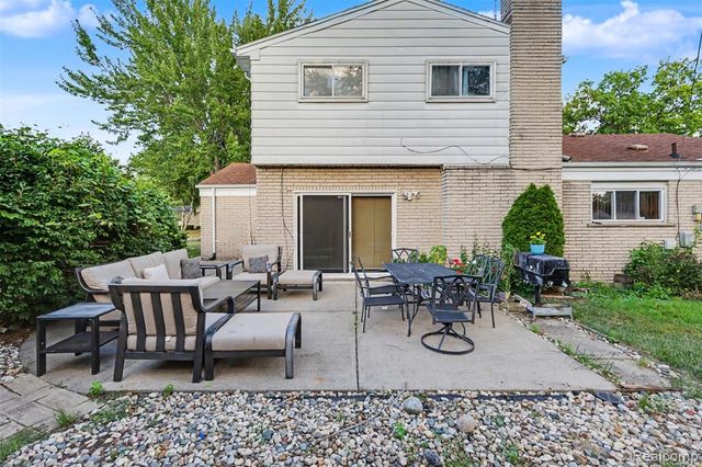 369 Norborne Avenue, Dearborn Heights, MI 48127