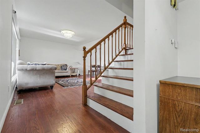 369 Norborne Avenue, Dearborn Heights, MI 48127
