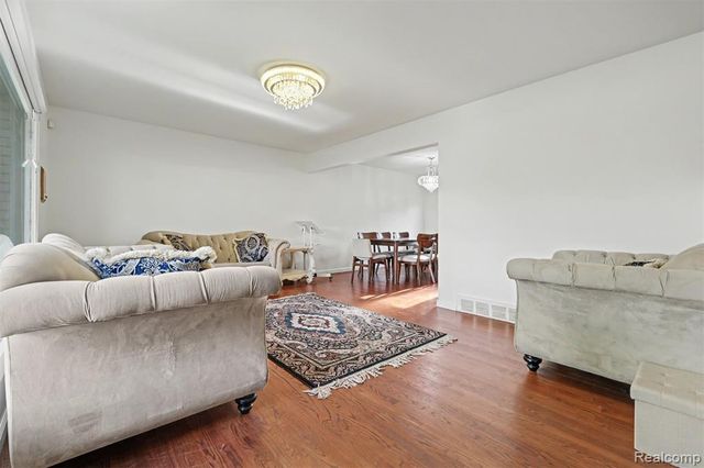 369 Norborne Avenue, Dearborn Heights, MI 48127