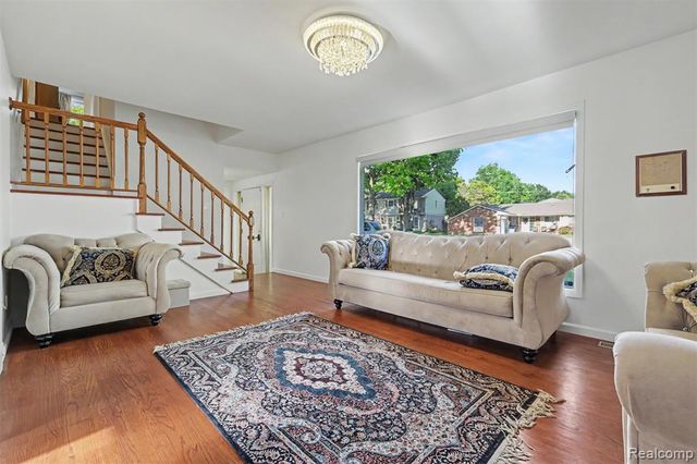 369 Norborne Avenue, Dearborn Heights, MI 48127