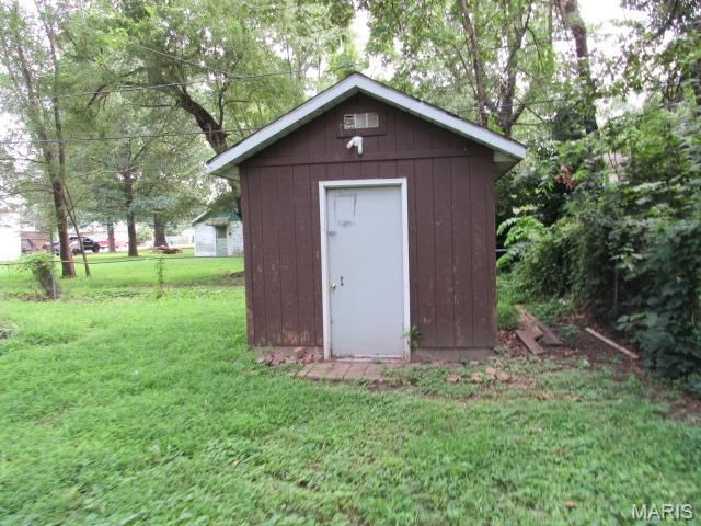 314 Pershing Avenue, Wood River, IL 62095