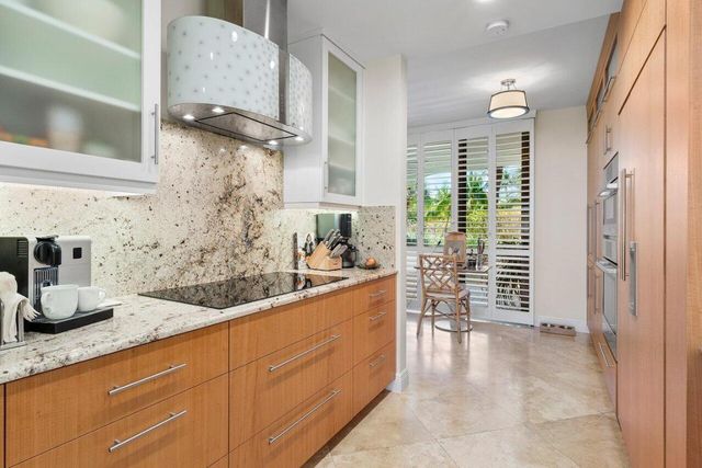 2001 SE Sailfish Point Boulevard 105, Stuart, FL 34996