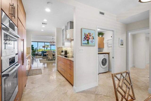 2001 SE Sailfish Point Boulevard 105, Stuart, FL 34996