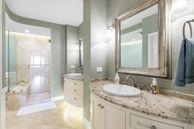 2001 SE Sailfish Point Boulevard 105, Stuart, FL 34996