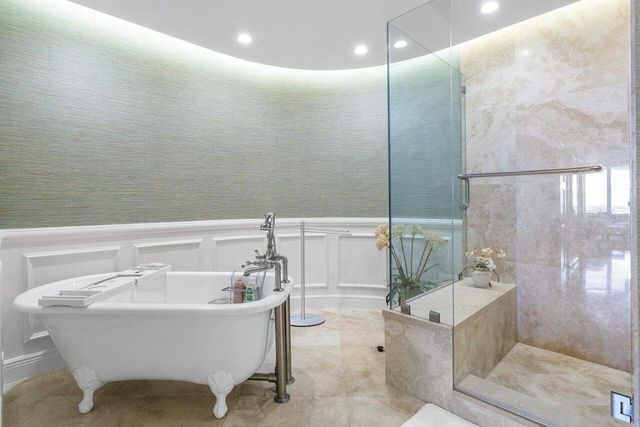 2001 SE Sailfish Point Boulevard 105, Stuart, FL 34996