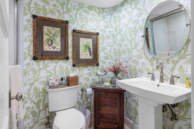 2001 SE Sailfish Point Boulevard 105, Stuart, FL 34996