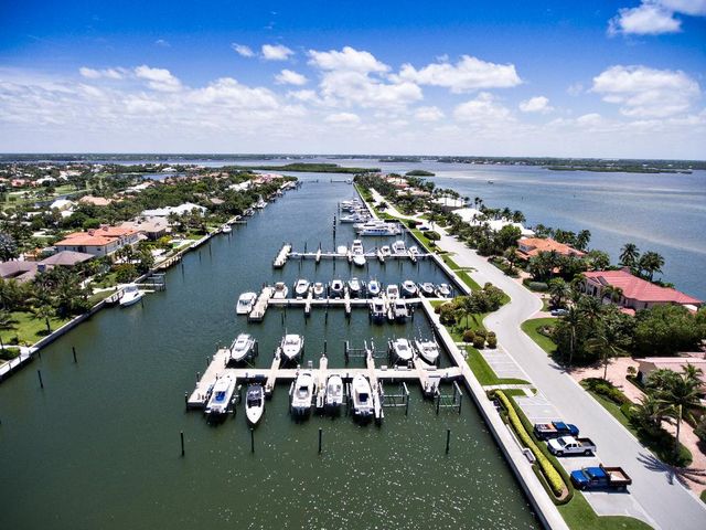 2001 SE Sailfish Point Boulevard 105, Stuart, FL 34996