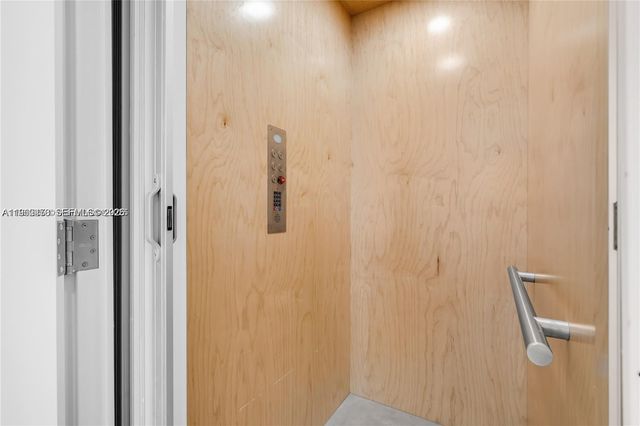 650 NE 32nd St BH6, Miami, FL 33137