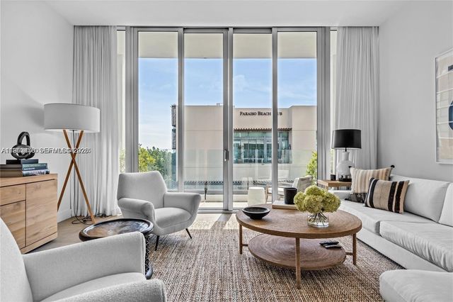 650 NE 32nd St BH6, Miami, FL 33137