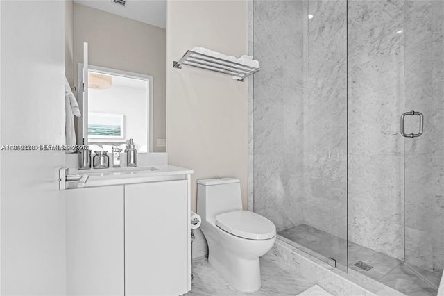 650 NE 32nd St BH6, Miami, FL 33137