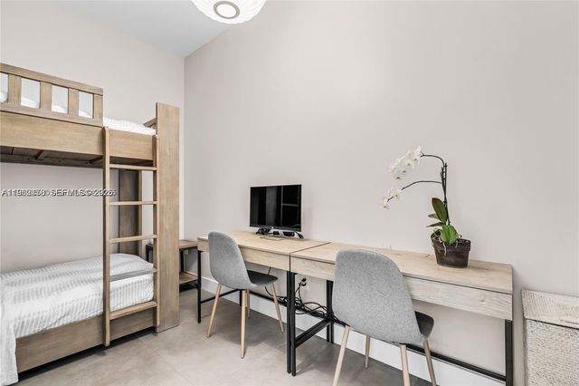 650 NE 32nd St BH6, Miami, FL 33137