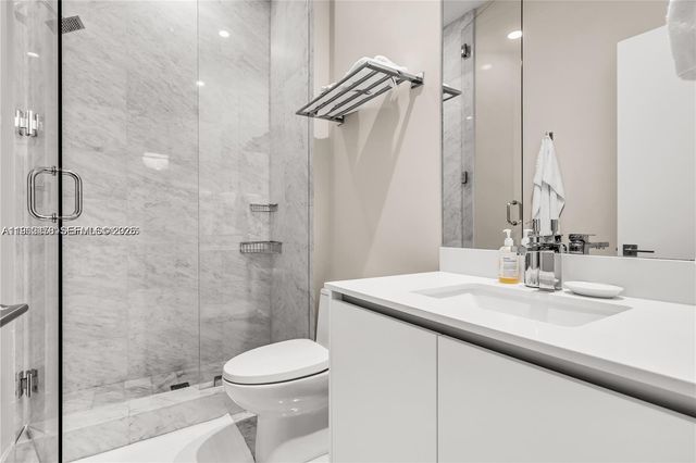 650 NE 32nd St BH6, Miami, FL 33137