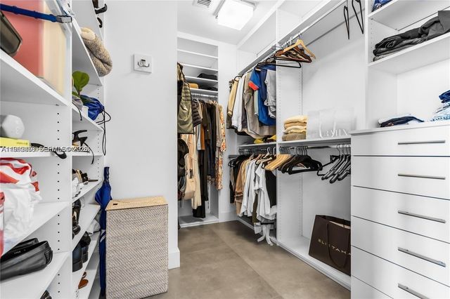 650 NE 32nd St BH6, Miami, FL 33137