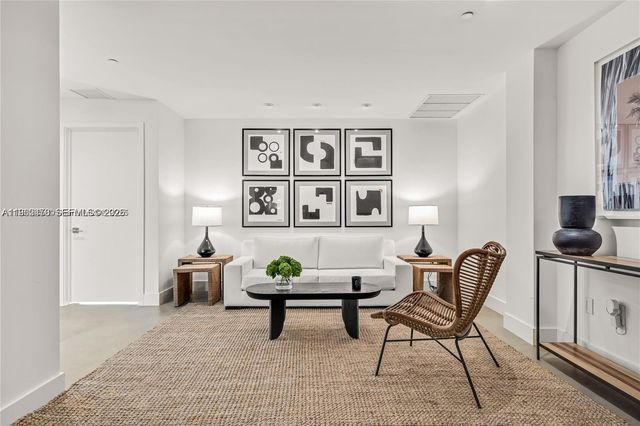 650 NE 32nd St BH6, Miami, FL 33137