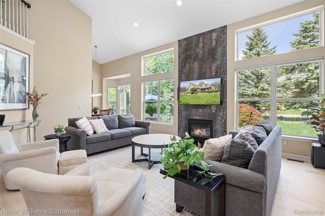 8354 Hummingbird, Commerce Charter Township, MI 48382