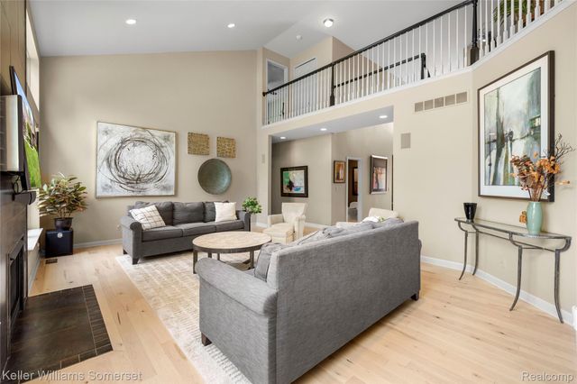 8354 Hummingbird, Commerce Charter Township, MI 48382