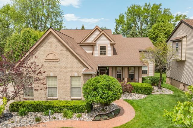 8354 Hummingbird, Commerce Charter Township, MI 48382