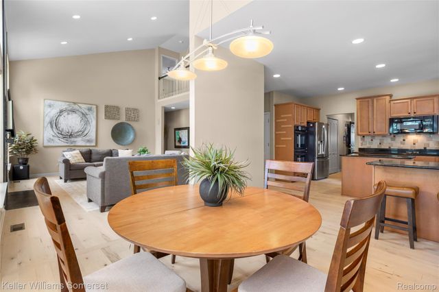 8354 Hummingbird, Commerce Charter Township, MI 48382