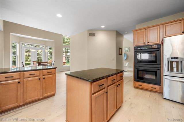 8354 Hummingbird, Commerce Charter Township, MI 48382