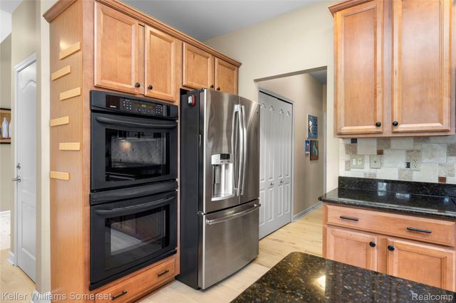 8354 Hummingbird, Commerce Charter Township, MI 48382