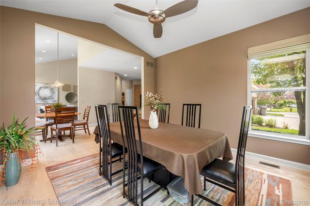 8354 Hummingbird, Commerce Charter Township, MI 48382
