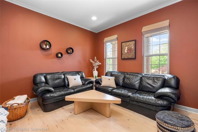 8354 Hummingbird, Commerce Charter Township, MI 48382