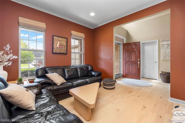 8354 Hummingbird, Commerce Charter Township, MI 48382