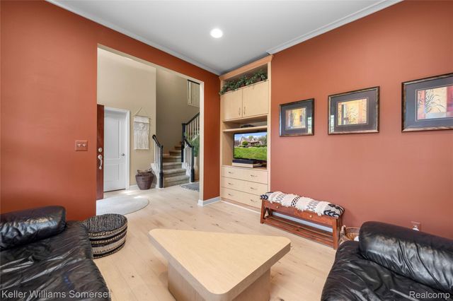 8354 Hummingbird, Commerce Charter Township, MI 48382