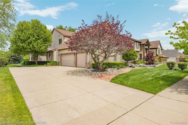 8354 Hummingbird, Commerce Charter Township, MI 48382