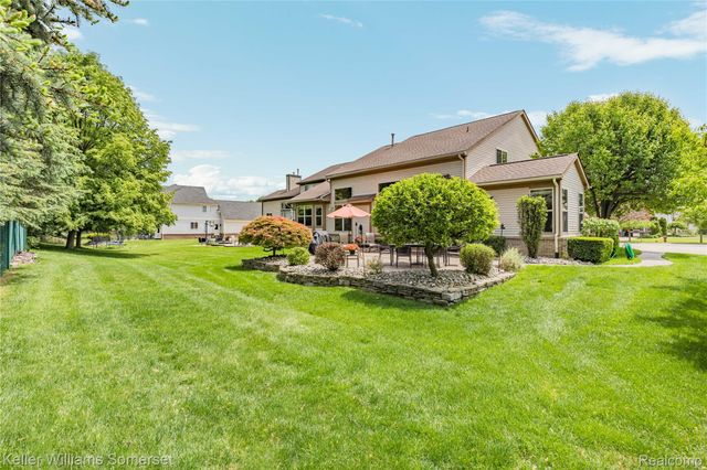 8354 Hummingbird, Commerce Charter Township, MI 48382