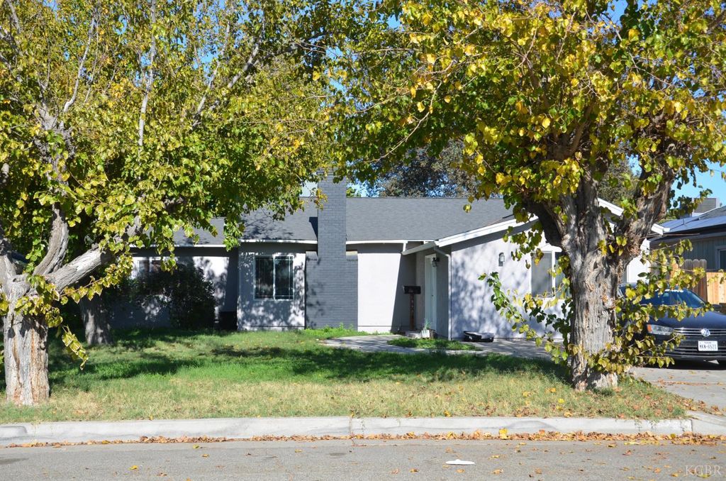 648 B Street, Lemoore, CA 93245