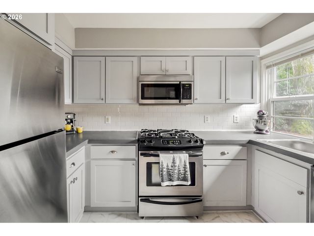 227 Ne 61ST Ave 1, Portland, OR 97213