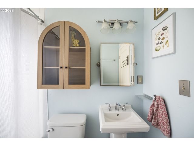 227 Ne 61ST Ave 1, Portland, OR 97213