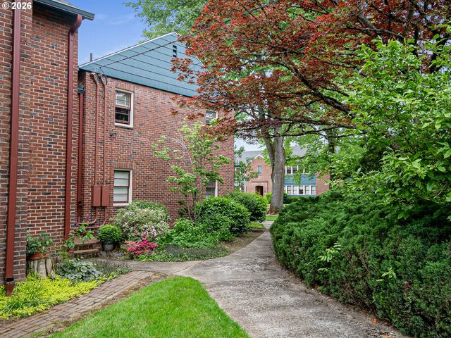 227 Ne 61ST Ave 1, Portland, OR 97213