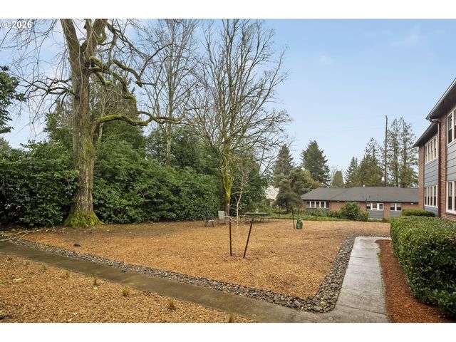 227 Ne 61ST Ave 1, Portland, OR 97213