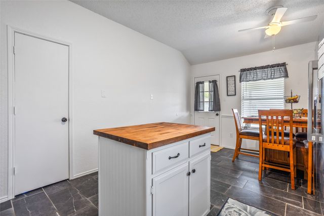 512 Oak Ridge Court, Crowley, TX 76036