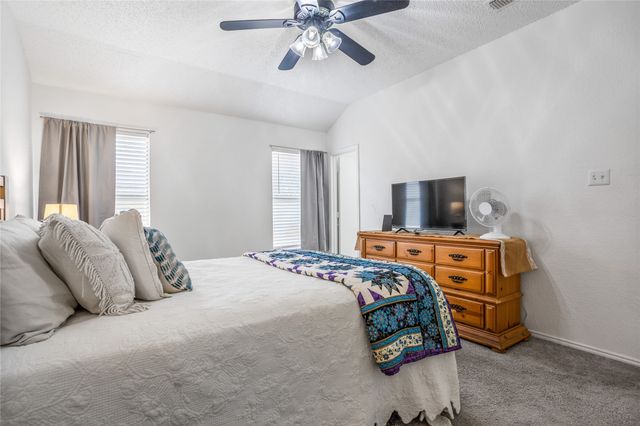 512 Oak Ridge Court, Crowley, TX 76036