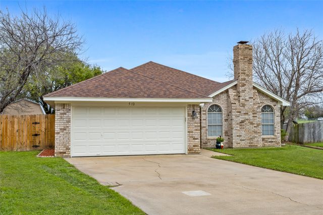 512 Oak Ridge Court, Crowley, TX 76036