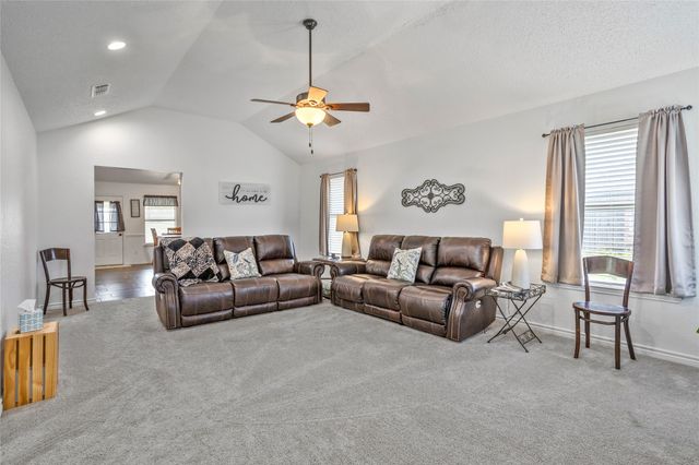 512 Oak Ridge Court, Crowley, TX 76036