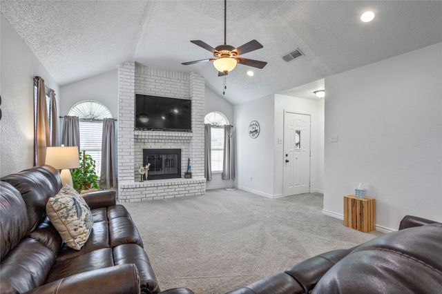 512 Oak Ridge Court, Crowley, TX 76036