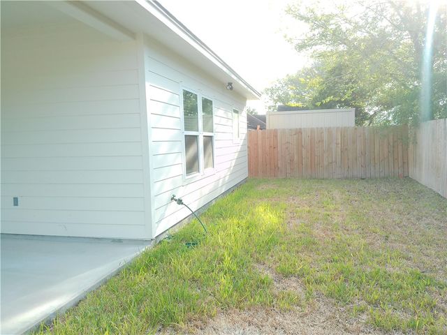 7637 Clearbrook Dr, Corpus Christi, TX 78413