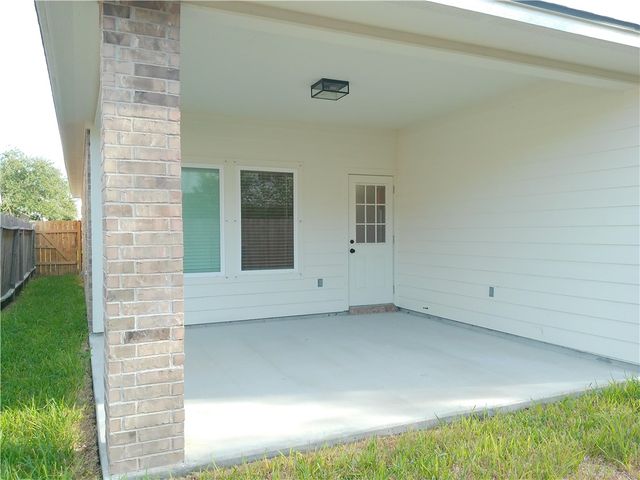 7637 Clearbrook Dr, Corpus Christi, TX 78413