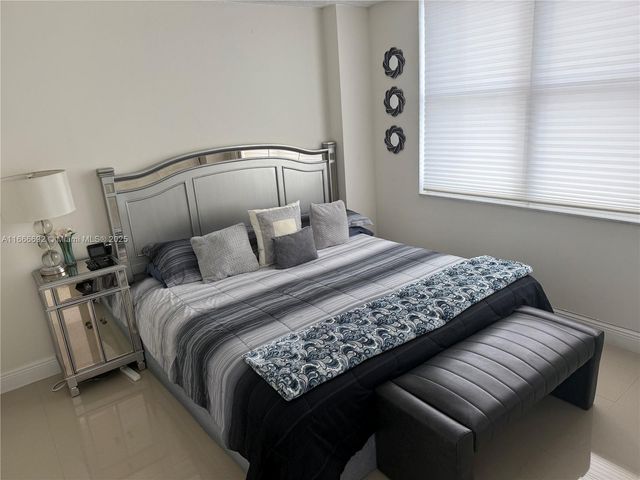 2201 S Ocean Dr 904, Hollywood, FL 33019